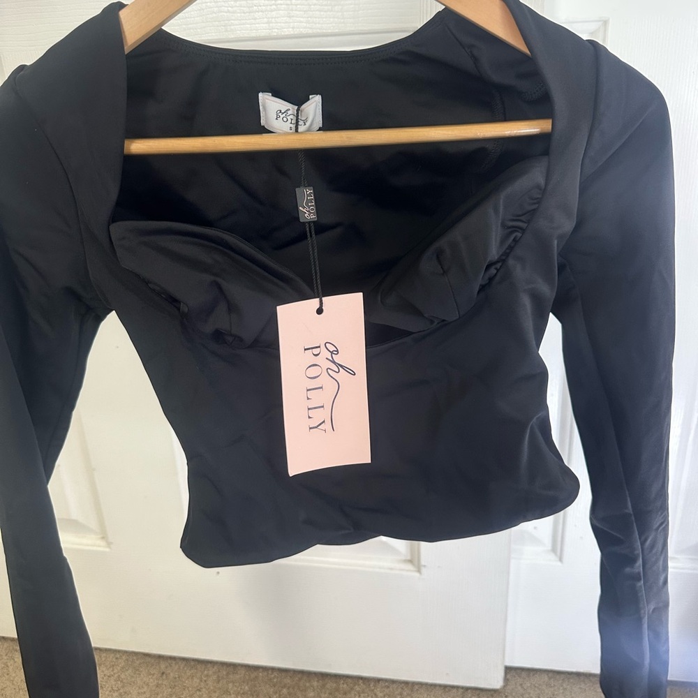 Oh Polly Black Long-Sleeve Cutout Crop Top - Picture 2 of 3